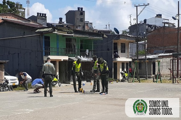 Con ayuda de la comunidad recuperamos cancha de microfútbol en un barrio de Quibdó 