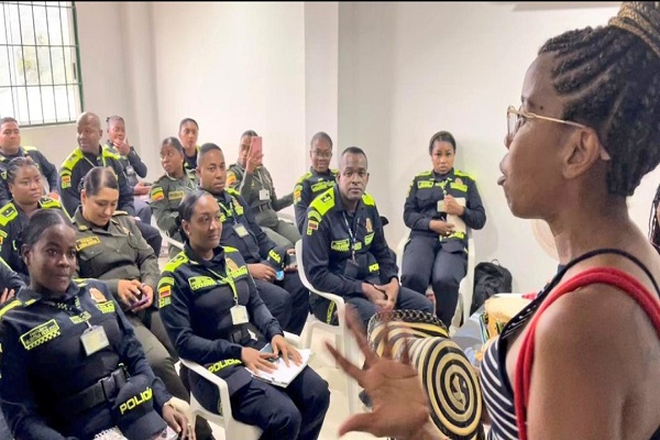 Capacitación a los policías 