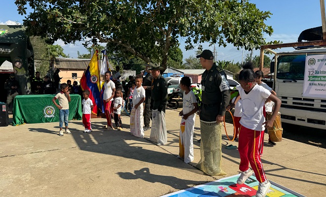 niños y policia