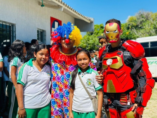 Niñas y niños de la comunidad indígena Kankuama disfrutaron de su primer cine en Valledupar
