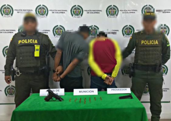 Dos sujetos capturados por arma de fuego
