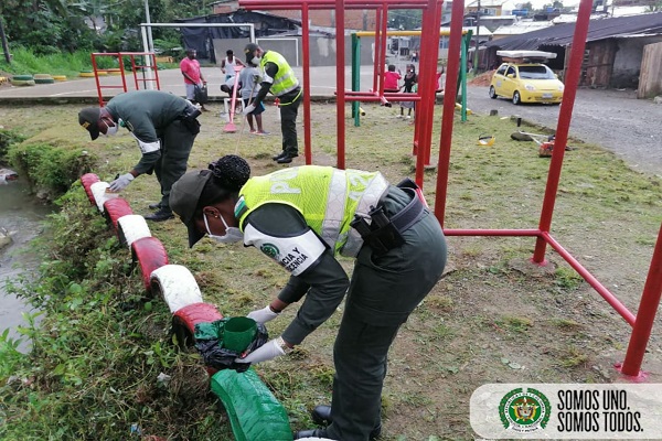 En-un-esfuerzo-entre-la-comunidad-y-la-Policía-recuperamos-un-parque-del-barrio-minuto-de-dios-de-Quibdó