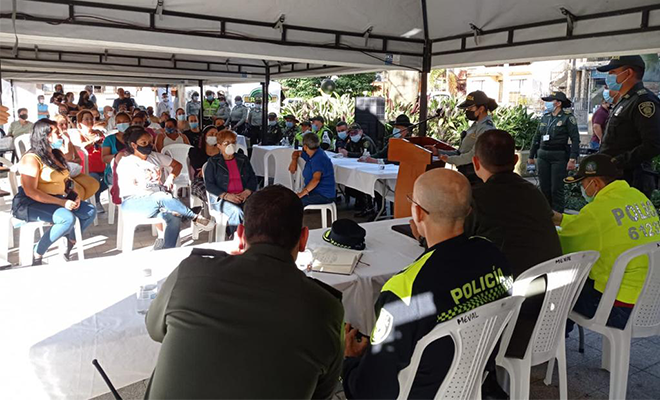 Reunión con la comunidad en el municipio de Envigado Antioquia