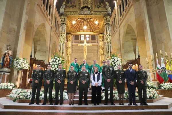 eucaristía en Manizales celebrando los 132 años de la Policía Nacional